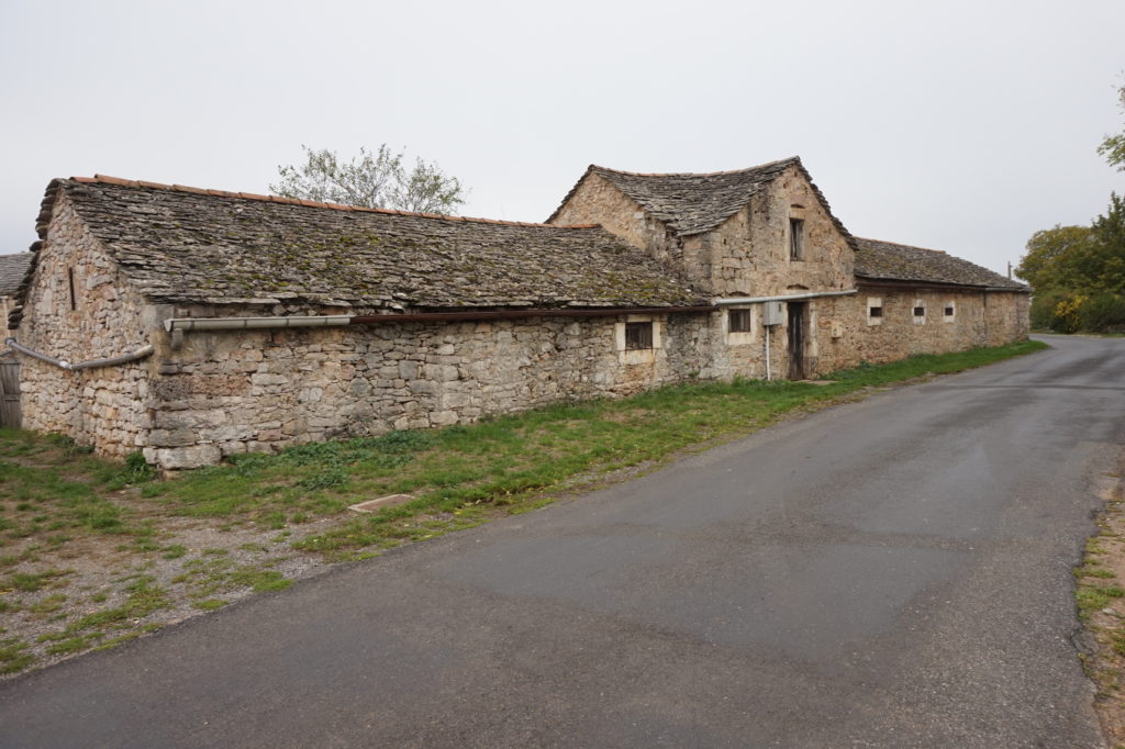 Saint André de Vézines - Vessac - La ferme du bord de route