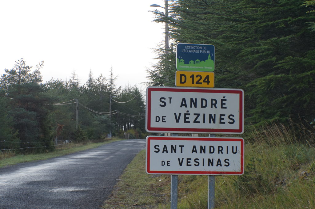 Saint André de Vézines - Le panneau d'entrée