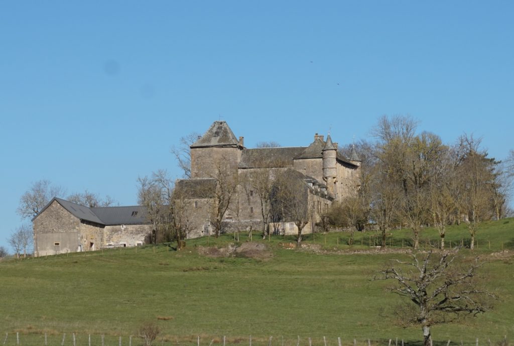 Château de Montbez Saint Saturnin de Lenne